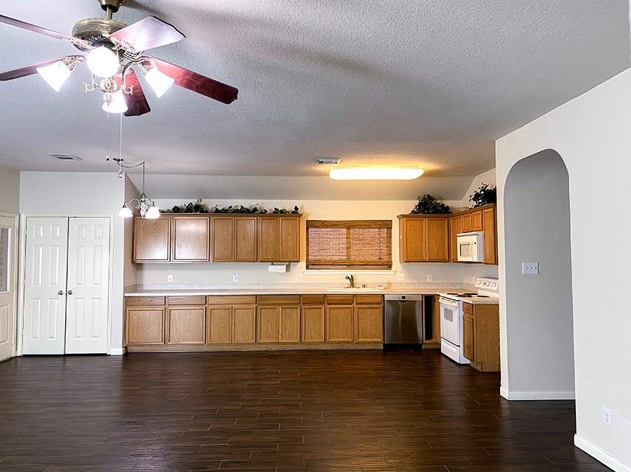 1906 Bevington Oaks Cir, Katy TX  77450-6048 exterior