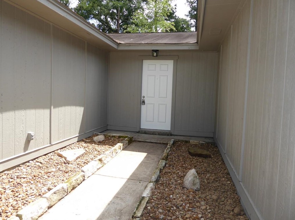 23334 Goodfellow Dr, Spring TX  77373-6938 exterior