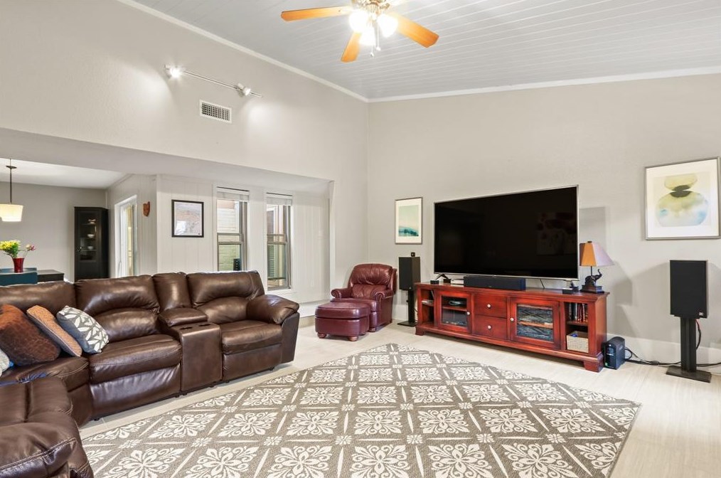 15914 Spring Forest Dr, Houston, TX 77059-3811