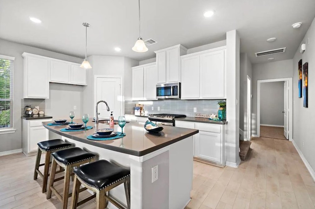 714 Lee St, Morgans Point, TX 77571