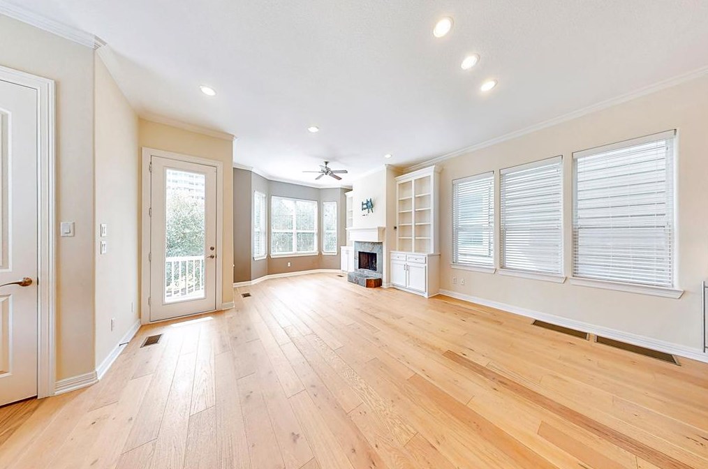 2104 State St, Houston, TX 77007