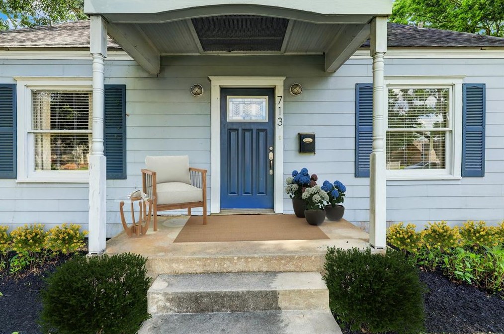 713 Sue Barnett Dr, Houston, TX 77018