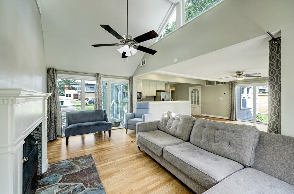 713 Sue Barnett Dr, Houston TX  77018-5411 exterior
