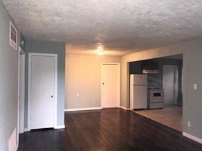 5646 Belcrest St, Houston, TX 77033