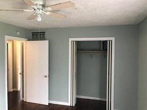 5646 Belcrest St, Houston TX  77033-3040 exterior