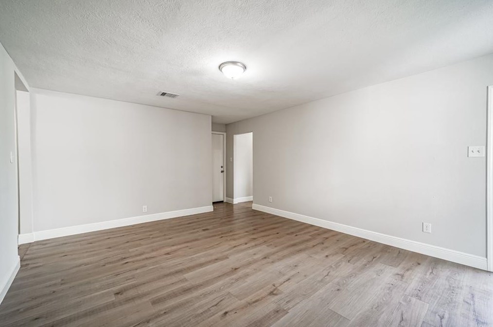 11102 Roandale Dr, Houston TX  77048-1521 exterior