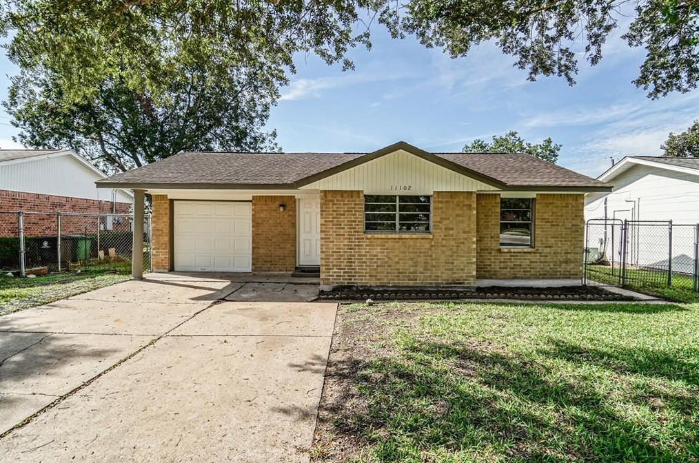 11102 Roandale Dr, Houston TX  77048-1521 exterior
