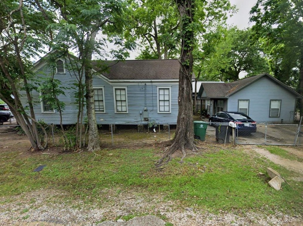 2202-A Decatur St, Houston TX  77007-7643 exterior