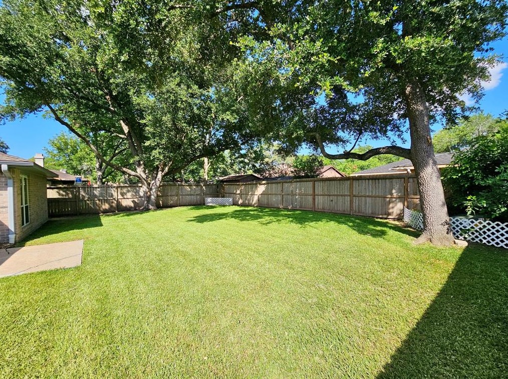 710 Silverpines Rd, Houston TX  77062-5612 exterior