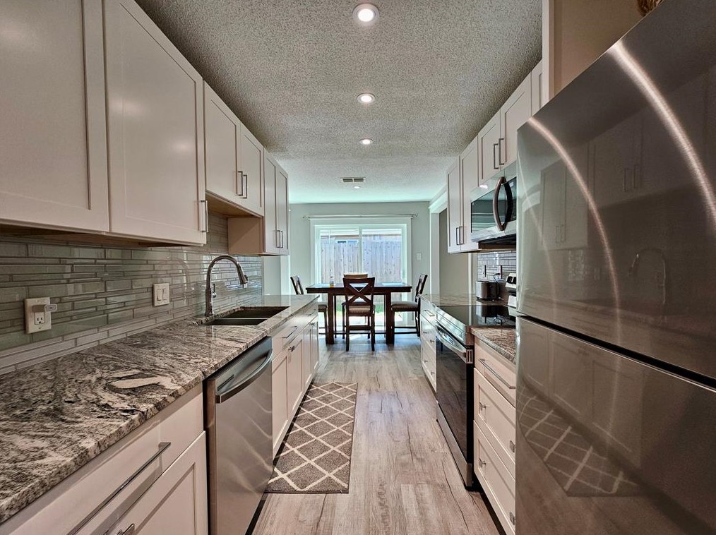 710 Silverpines Rd, Houston TX  77062-5612 exterior