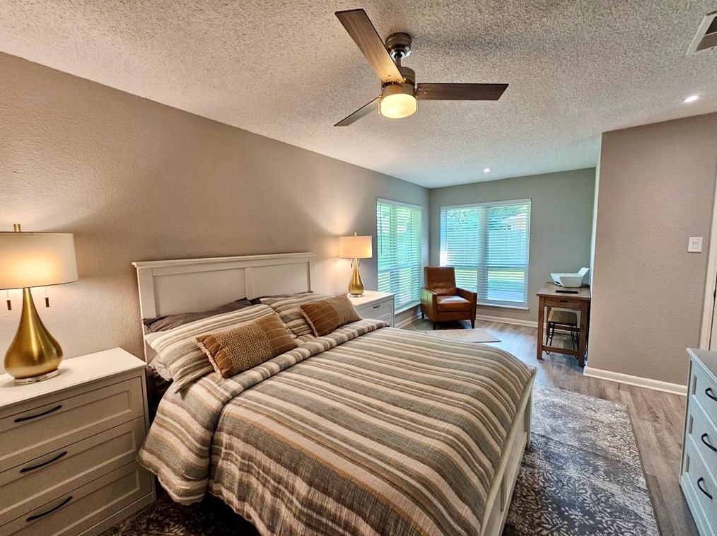 710 Silverpines Rd, Houston TX  77062-5612 exterior