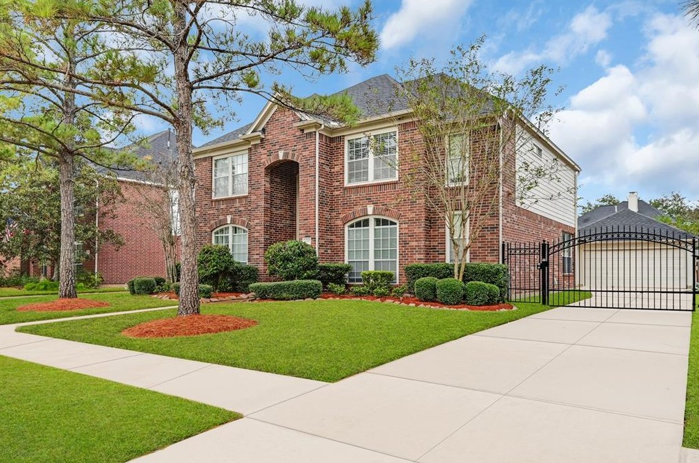 3007 Fallscreek Ct, Pearland, TX 77584
