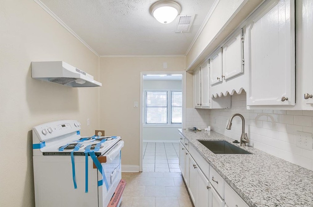 7442 Lakehurst Dr, Houston, TX 77087