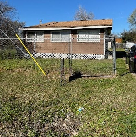 4203 Vivian Rd, Houston TX 77093-3838 exterior