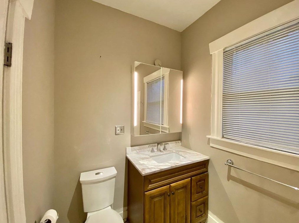 2905 Albany St, Houston TX  77006-3207 exterior