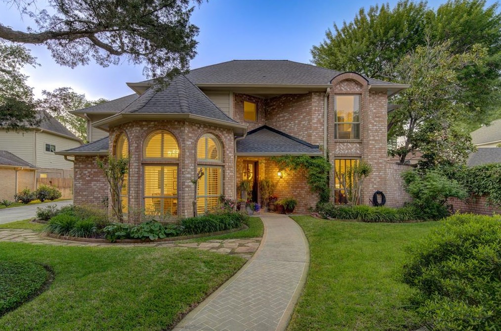 746 Last Arrow Dr, Houston, TX 77079-4216