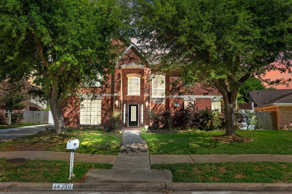14710 San Luis Rey Dr, Houston TX  77083-4515 exterior