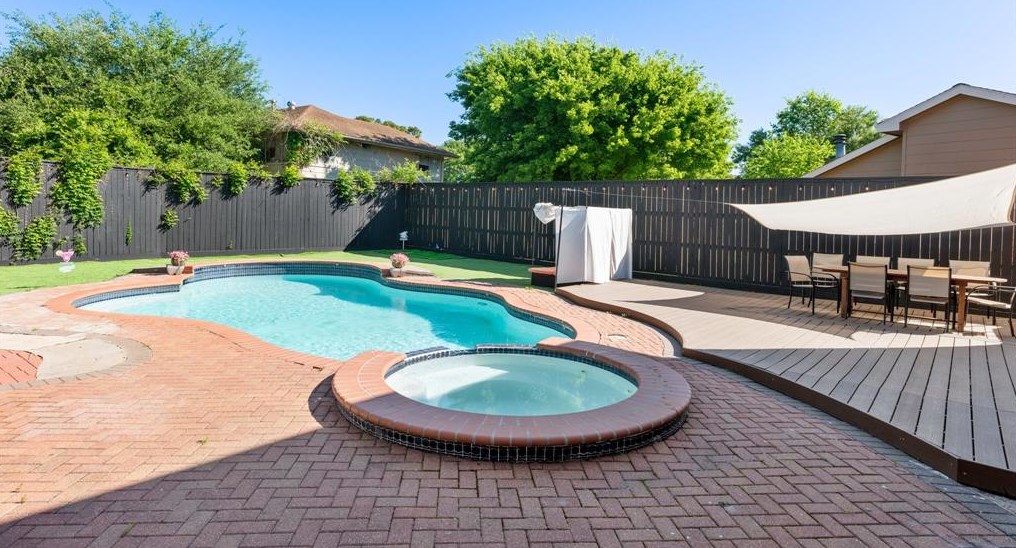 14710 San Luis Rey Dr, Houston TX  77083-4515 exterior