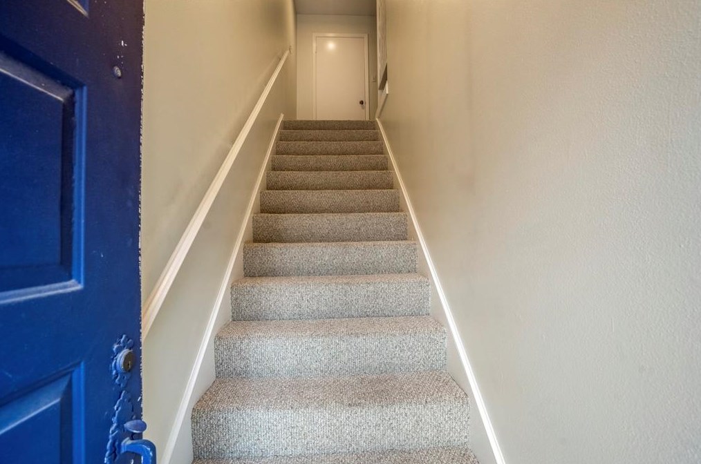 6303 Deerwood Rd, Houston TX  77057-1009 exterior