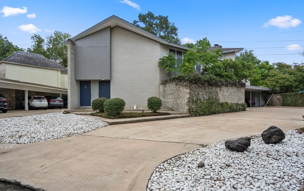 6303 Deerwood Rd, Houston, TX 77057