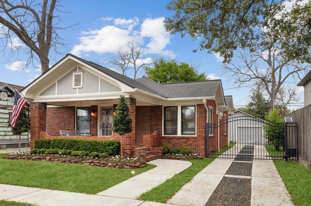 911 Key St, Houston, TX 77009-5212