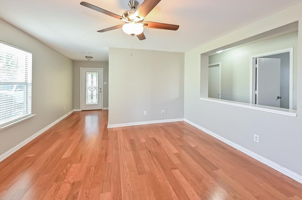 407 Remington Creek Dr, Houston, TX 77073