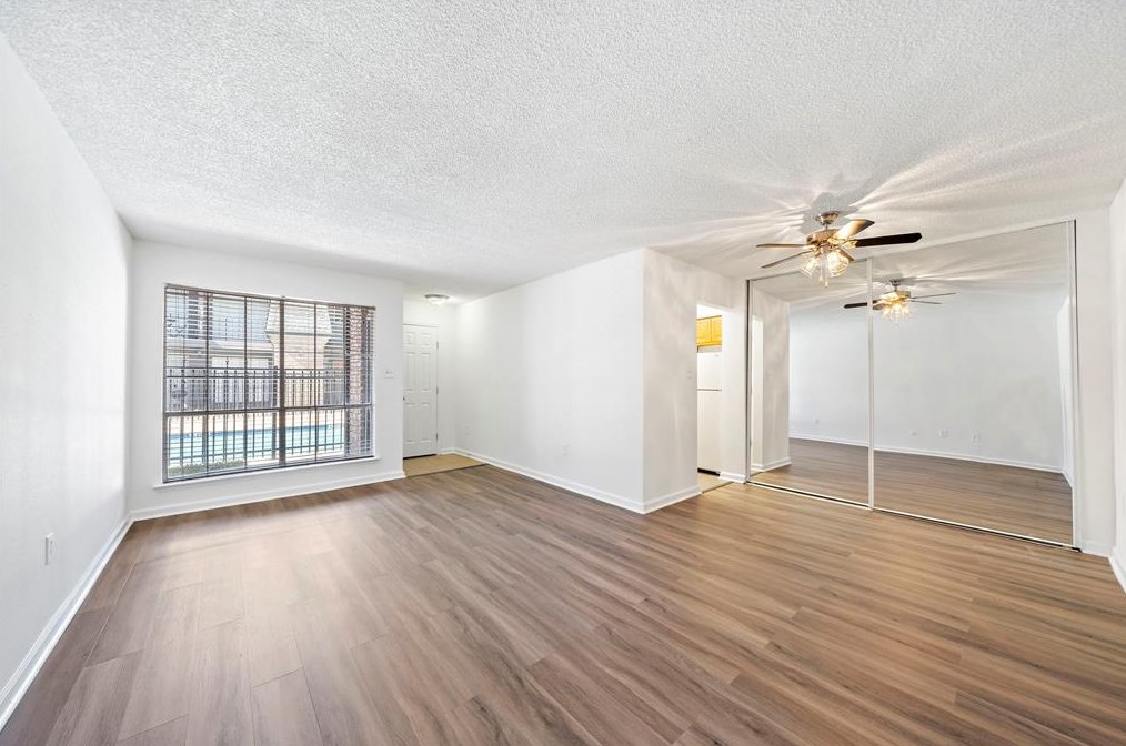711 Holiday Dr #45, Galveston, TX 77550