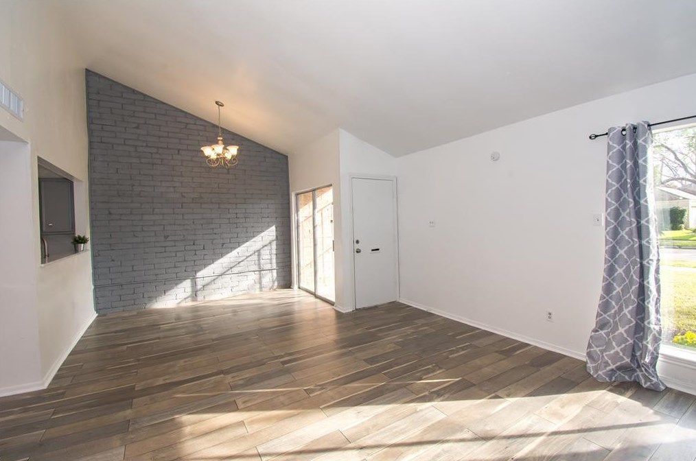 7803 Creekbend Dr, Houston, TX 77071