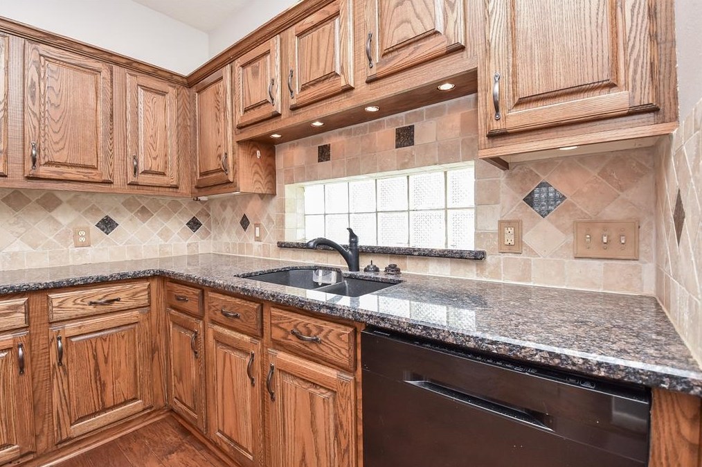 5842 Cinnamon Crk Cir, Houston TX  77084-2149 exterior