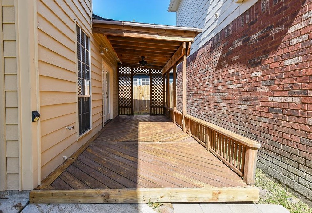 5842 Cinnamon Crk Cir, Houston TX  77084-2149 exterior