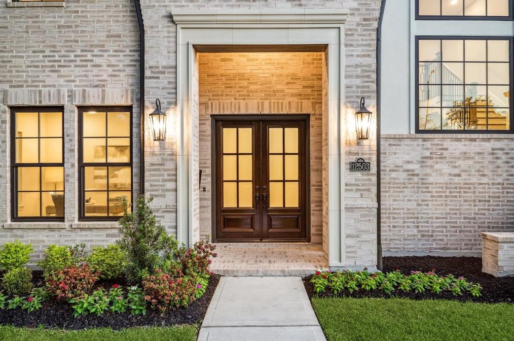 12503 Vindon Dr, Houston TX  77024-4000 exterior