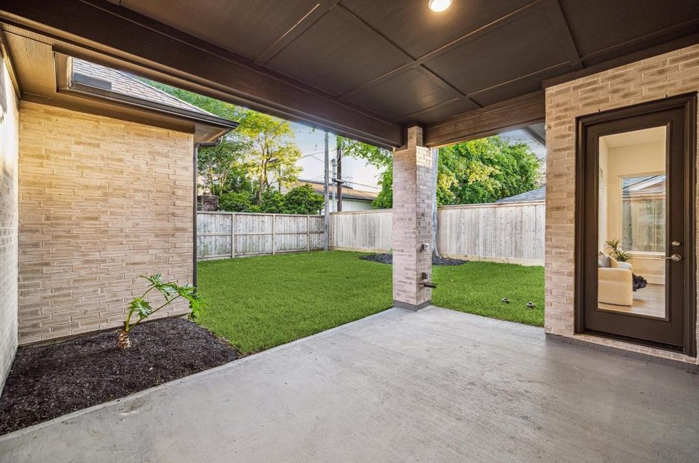 12503 Vindon Dr, Houston TX  77024-4000 exterior