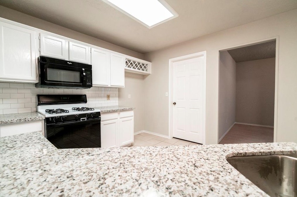 16307 Elmwood Point Ln, Sugar Land TX  77498-7114 exterior