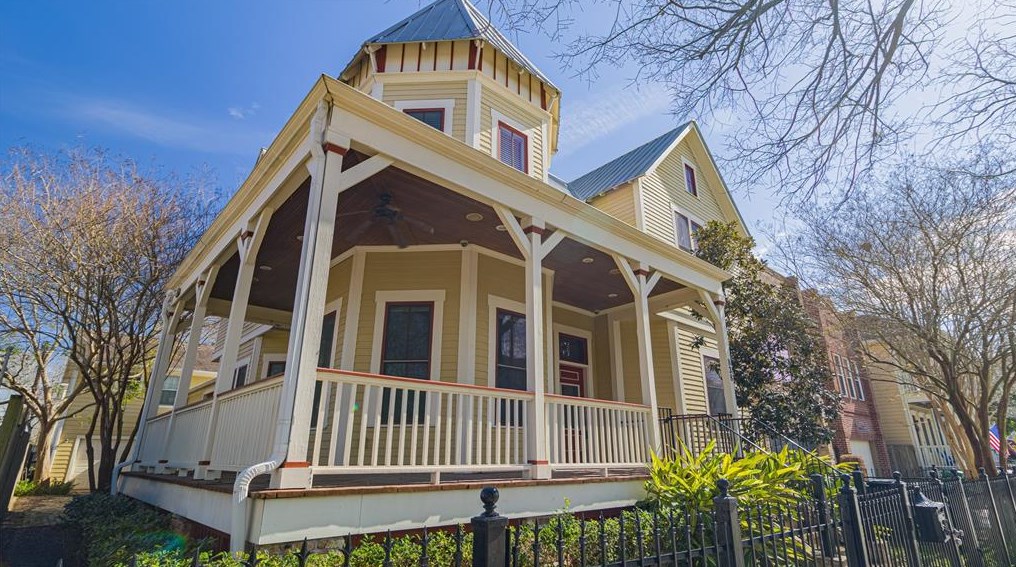 838 Nicholson St, Houston, TX 77007