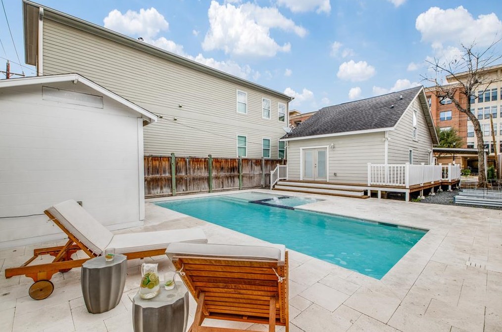 615 Allston St, Houston TX  77007-2412 exterior