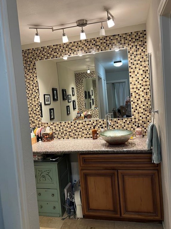 11711 Memorial Dr Apt 281, Houston, TX 77024