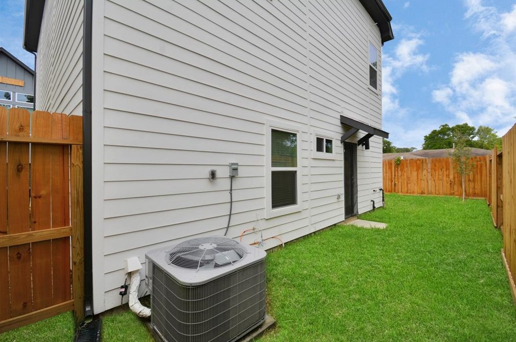 2504 W Tidwell Rd #e, Houston, TX 77091