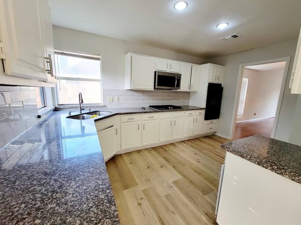 2911 Pepper Wood Dr, Sugar Land, TX 77479