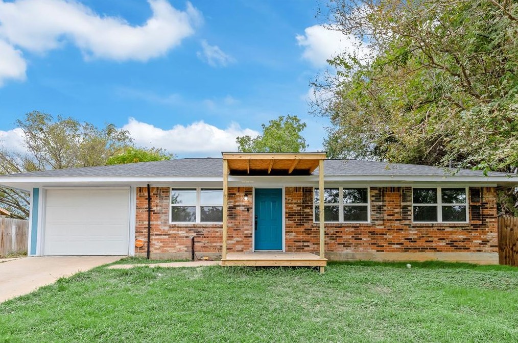 1401 Garrett St, Brenham, TX 77833