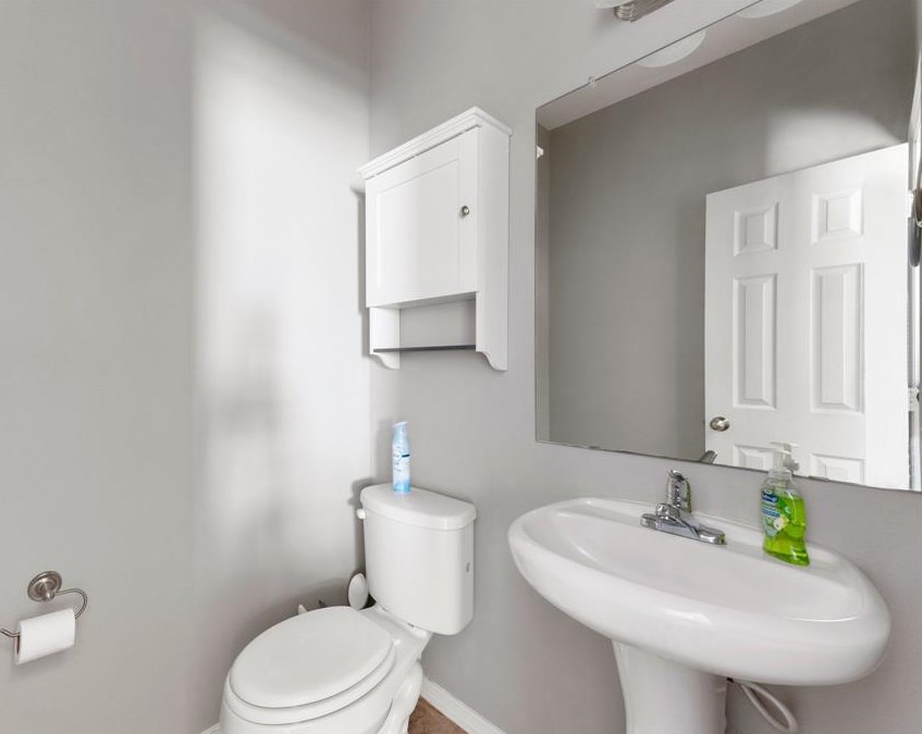 8101 Silverton Crk Ln, Houston TX  77040-5152 exterior