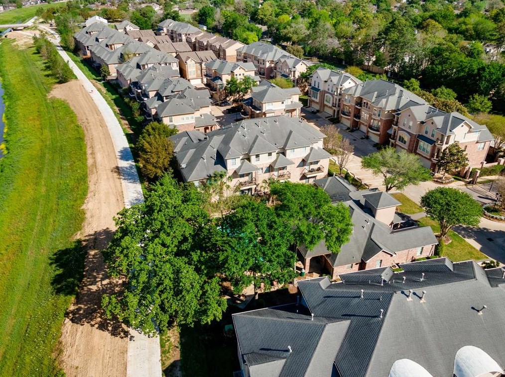 8101 Silverton Crk Ln, Houston TX  77040-5152 exterior