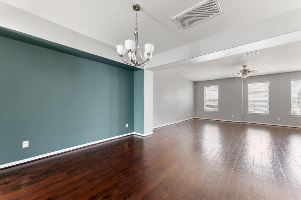 8101 Silverton Crk Ln, Houston TX  77040-5152 exterior