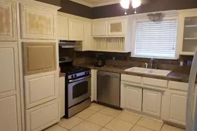 303 S 17th Street, Nederland, TX 77627 - Photo 4