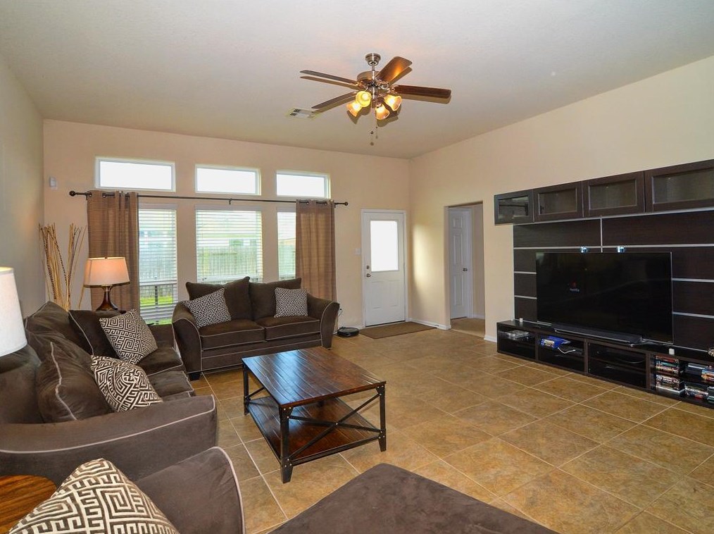 9935 Knob Hollow Way, Conroe, TX 77385