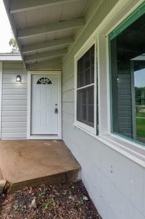 1702 W Crockett St, La Marque, TX 77568