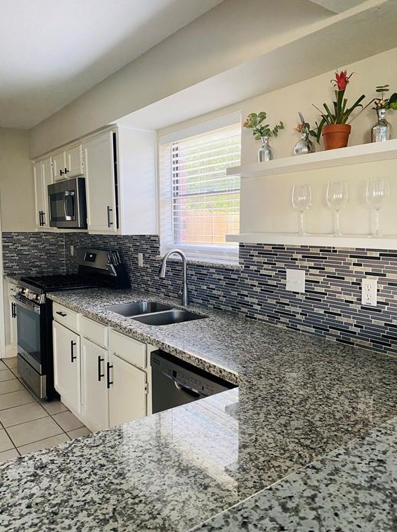 15506 Scenic Hvn Dr, Houston TX  77083-5451 exterior