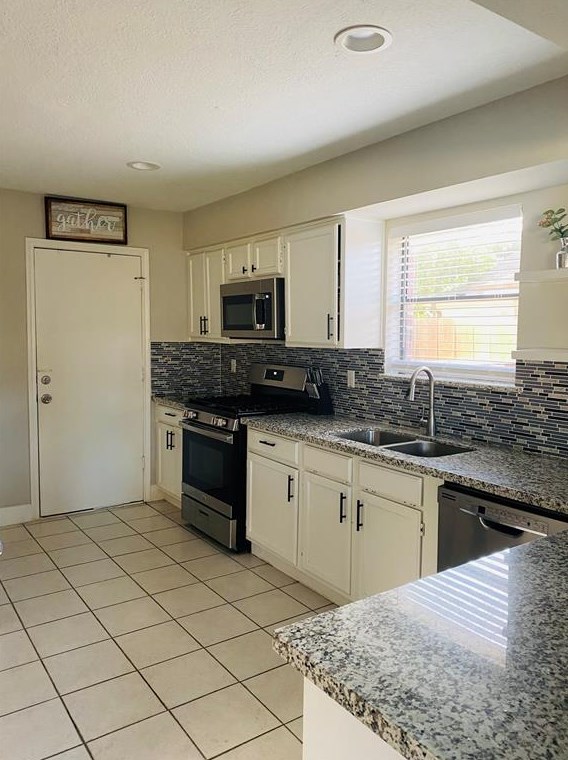 15506 Scenic Hvn Dr, Houston TX  77083-5451 exterior