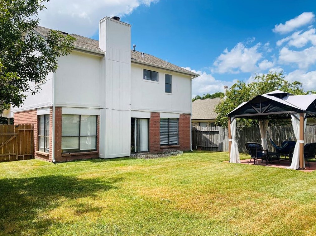 15506 Scenic Hvn Dr, Houston TX  77083-5451 exterior