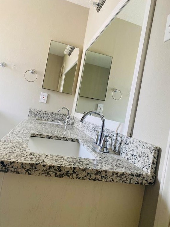 15506 Scenic Hvn Dr, Houston TX  77083-5451 exterior