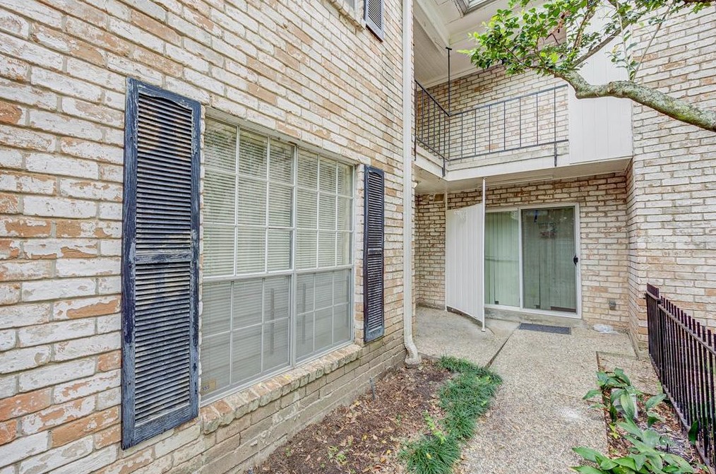 7900 Westheimer Rd, Houston TX  77063-3934 exterior